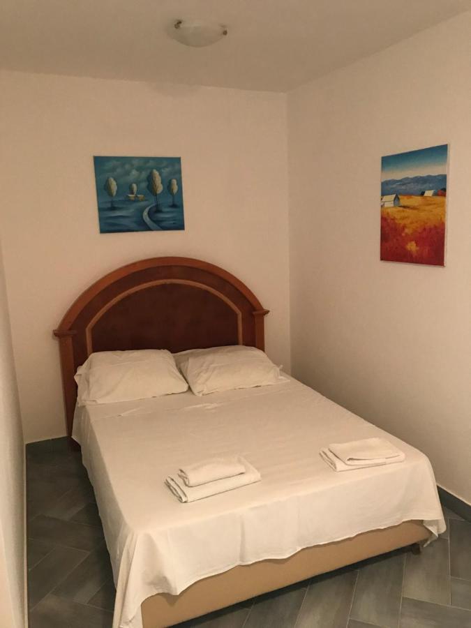 Rooms Laura เมดูลิน ภายนอก รูปภาพ