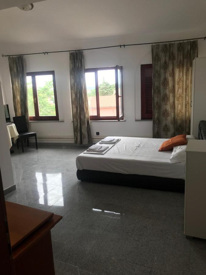 Rooms Laura เมดูลิน ภายนอก รูปภาพ