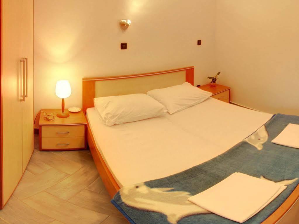 Rooms Laura เมดูลิน ภายนอก รูปภาพ
