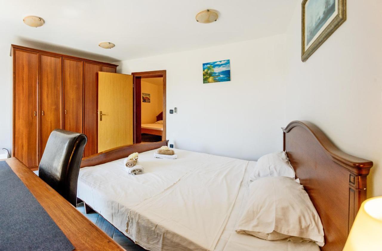 Rooms Laura เมดูลิน ภายนอก รูปภาพ